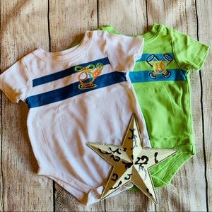 🌸 BUNDLE 🌸 Onesies size 6-9 months